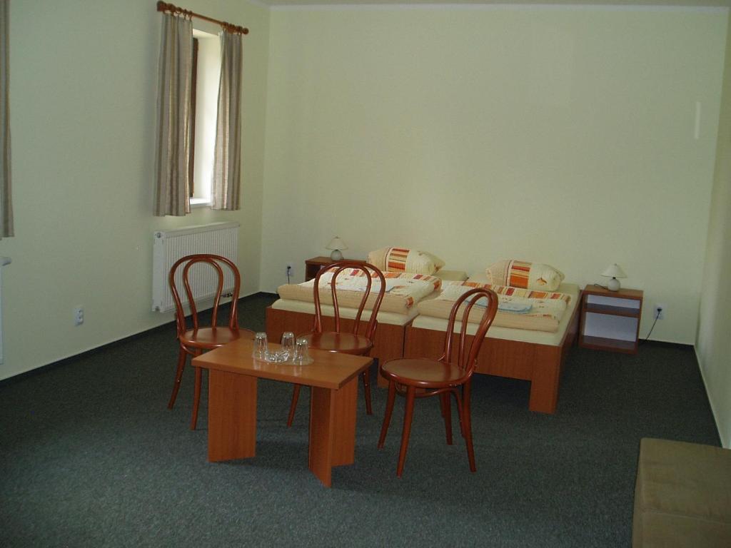 Restaurace A Penzion Ceska Hospoda Hermanice  Ruang foto